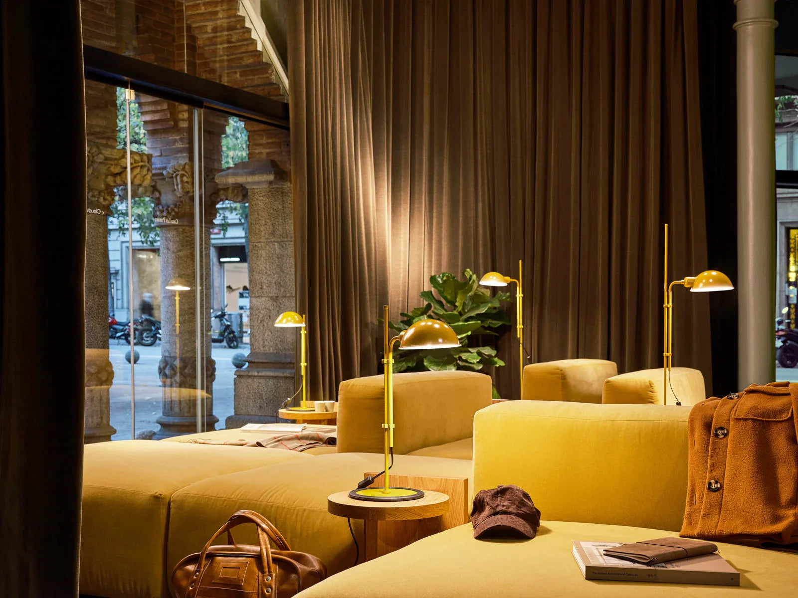 Funiculí Piso Mostaza